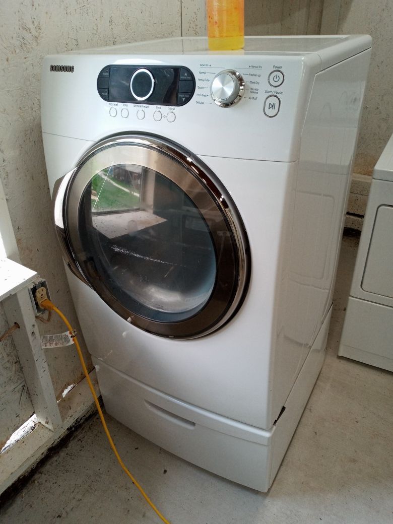 An electric dryer (steam)