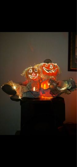 Lighted Halloween Pumpkin Scarecrow Decoration