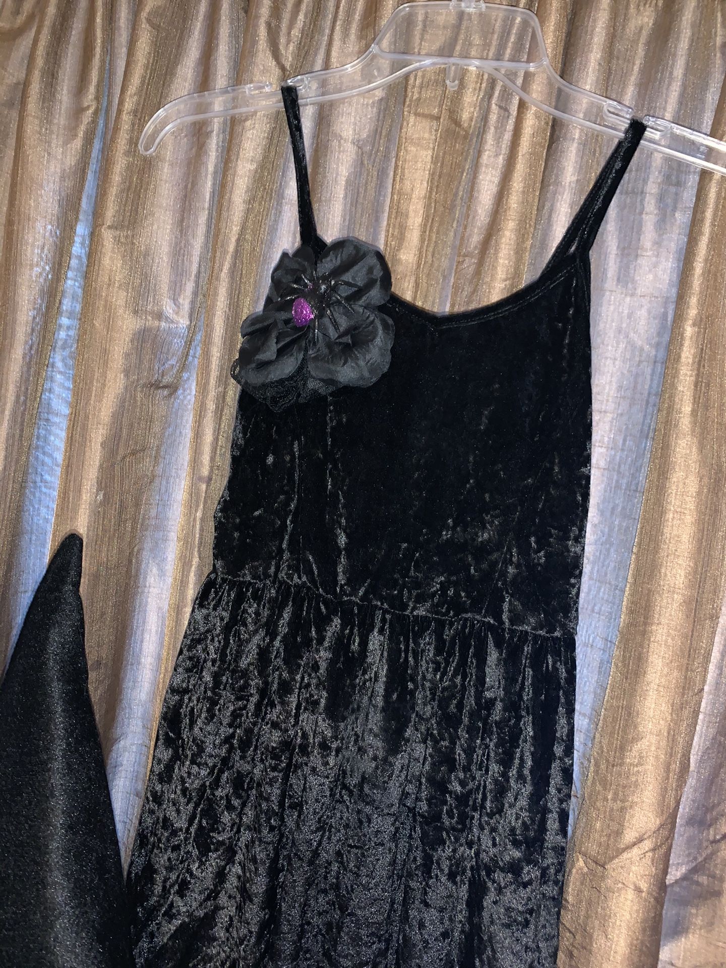 Disney descendants2 witch Halloween costume size medium for girl