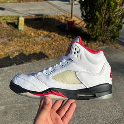 Jordan 5 Fire Red