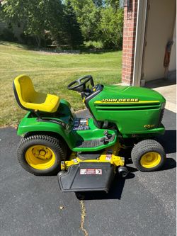 John Deere GT235 Lawn Tractor
