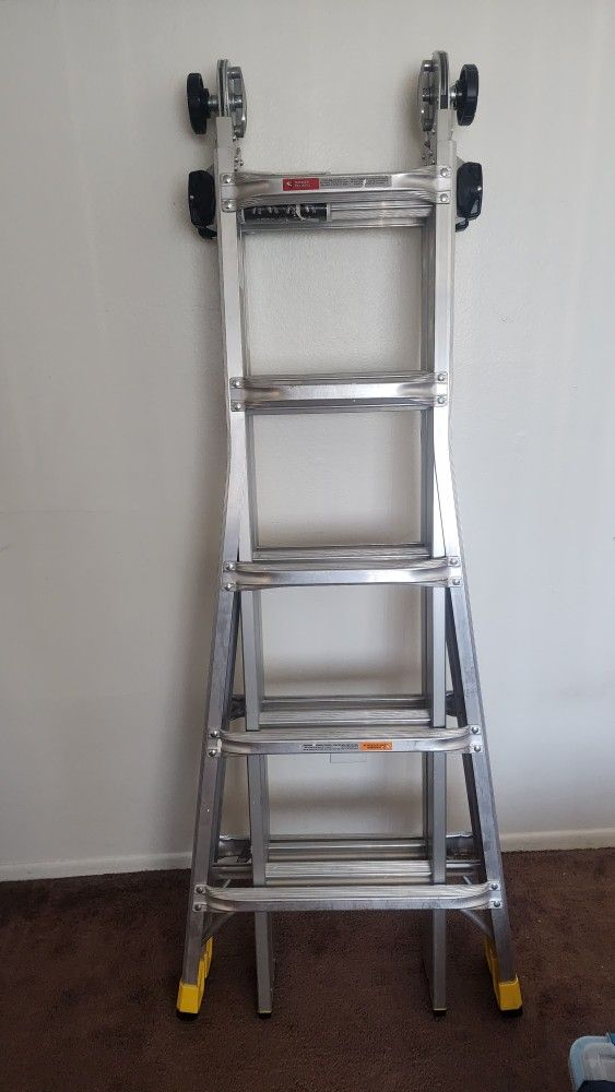 Gorilla Ladder (GLMPXA-22) 22 FT