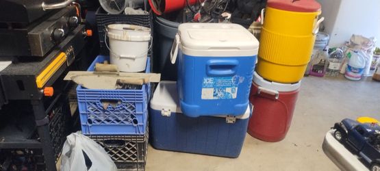 Muchos Artículos de venta tomorrow 7am 2pm direction 41195 Torrey pine ct Hemet CA