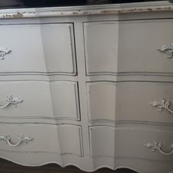 Dixie Antique Dresser 