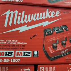 Milwaukee M18 And M12 Rapid Charger Station 