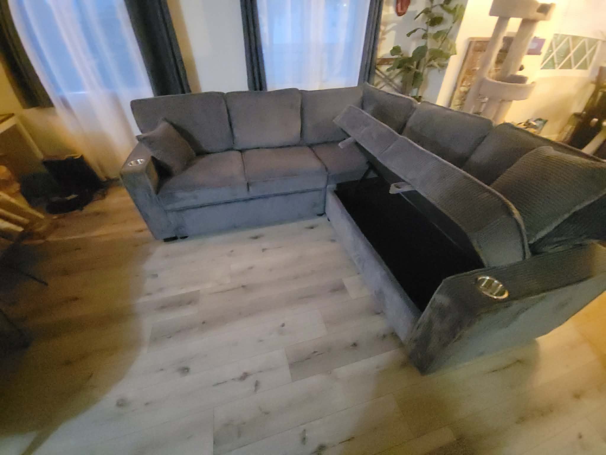 New Sleeper Sectional Couch with USB, Cup Holders and Storage! Free Delivery 🚚! 