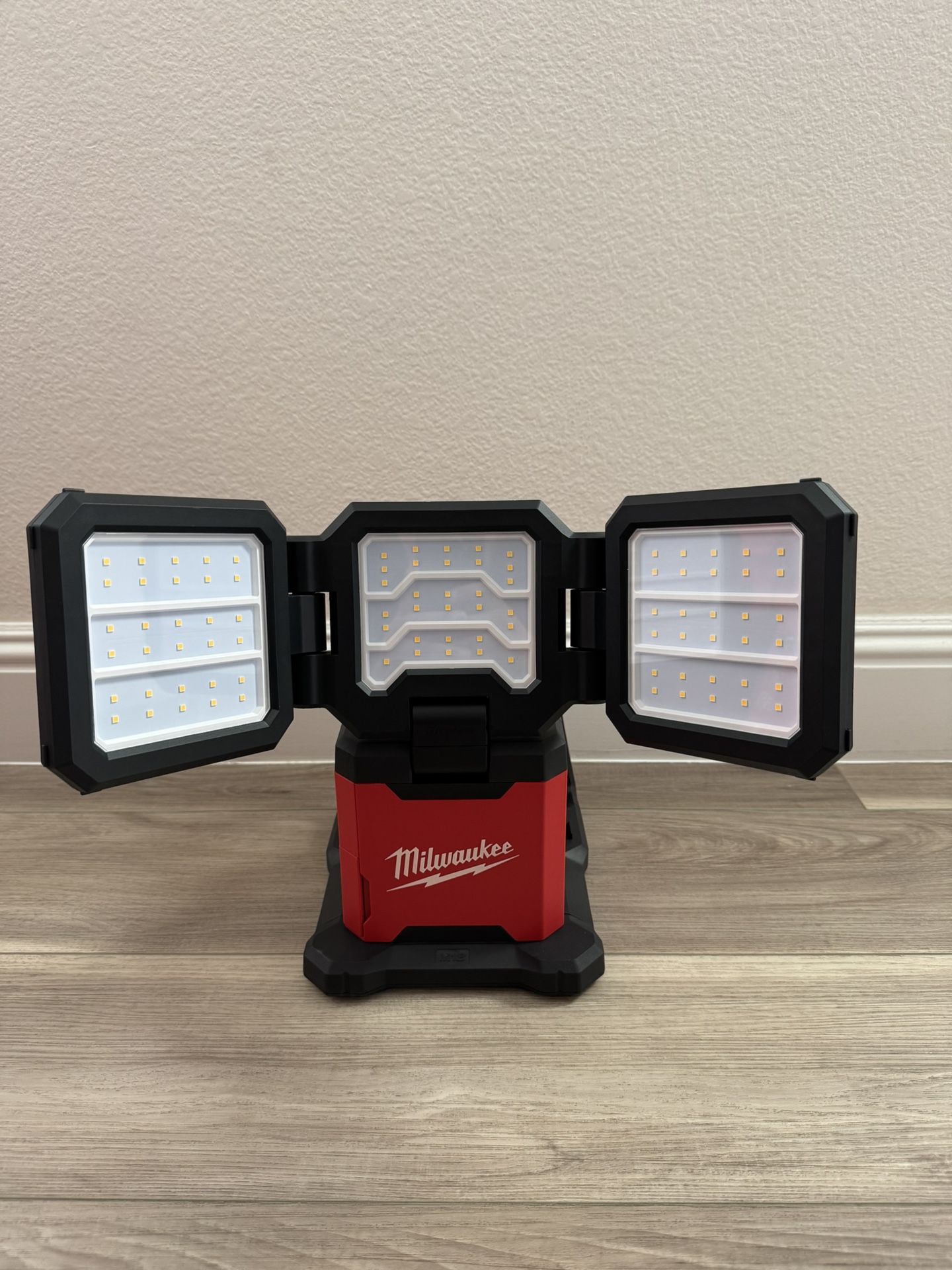Milwaukee M18 4500 Lumens Light