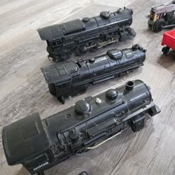 Large Lot of Lionel Freight Cars Rolling Stock