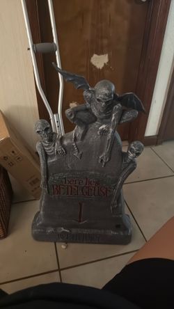 BEETLEJUICE Tombstone