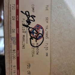 Gary carter Autograph