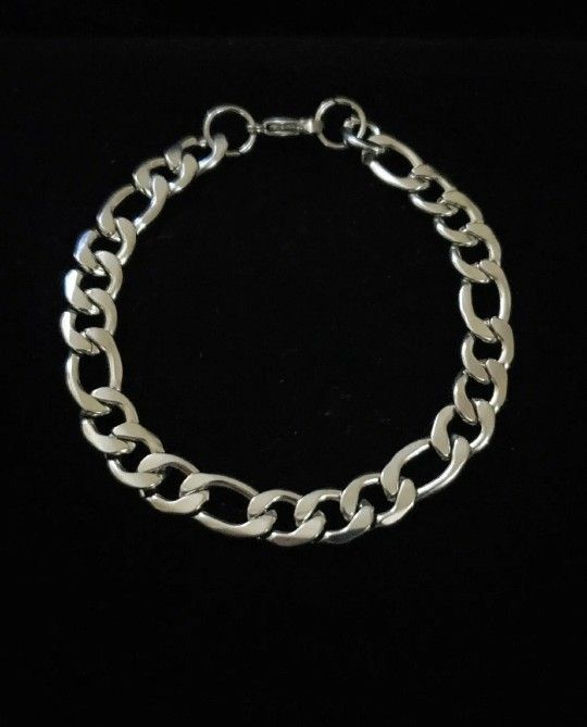 9" x 11mm Heavy 14k White Gold Filled over Stainless Steel Figaro Bracelet. NWOT
