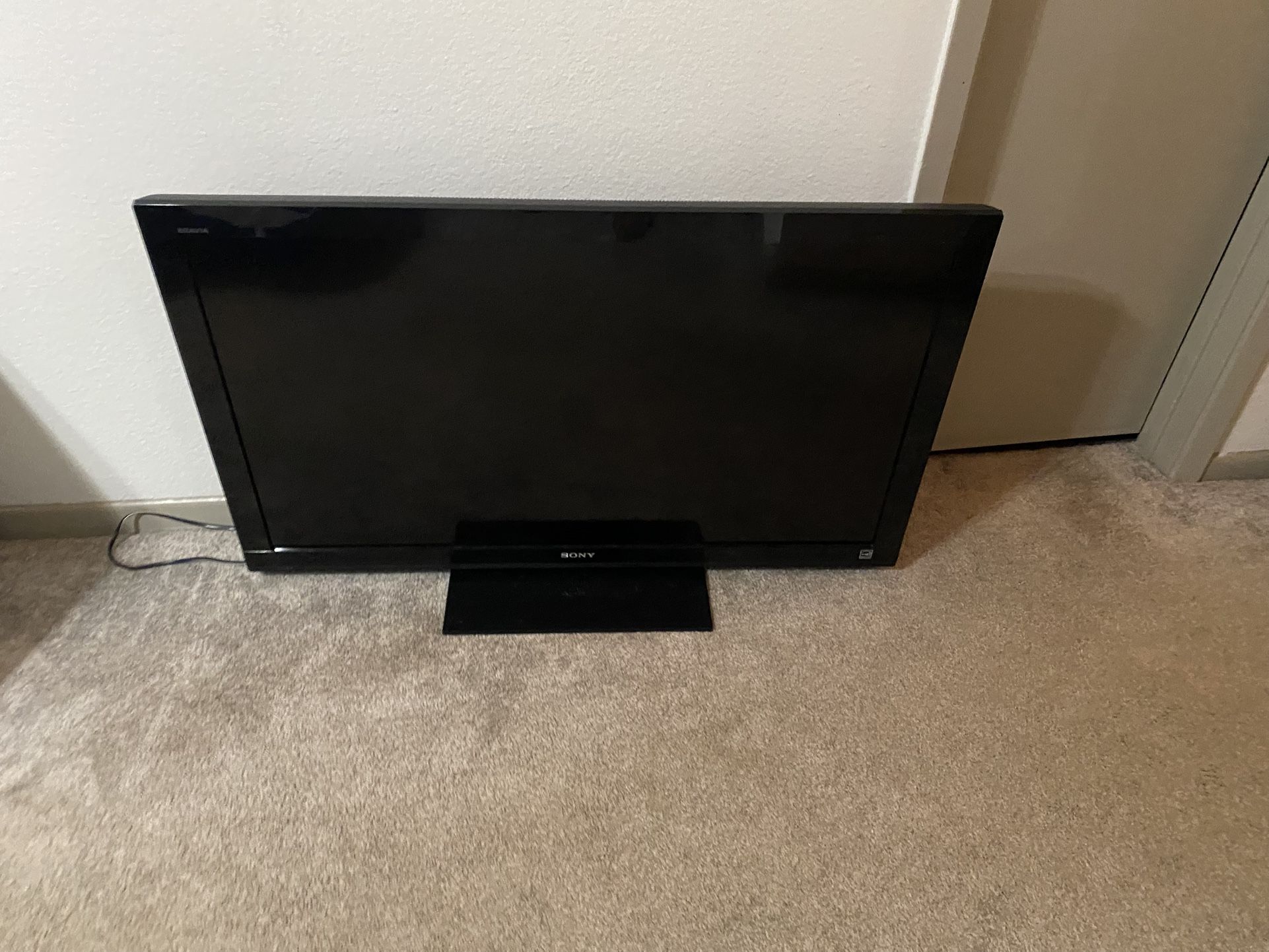 50’ Sony KDL HDTV