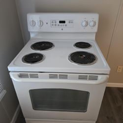White 4 Burner GE Electric Stove