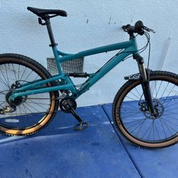 BIKE DIAMONDBACK 27.5
