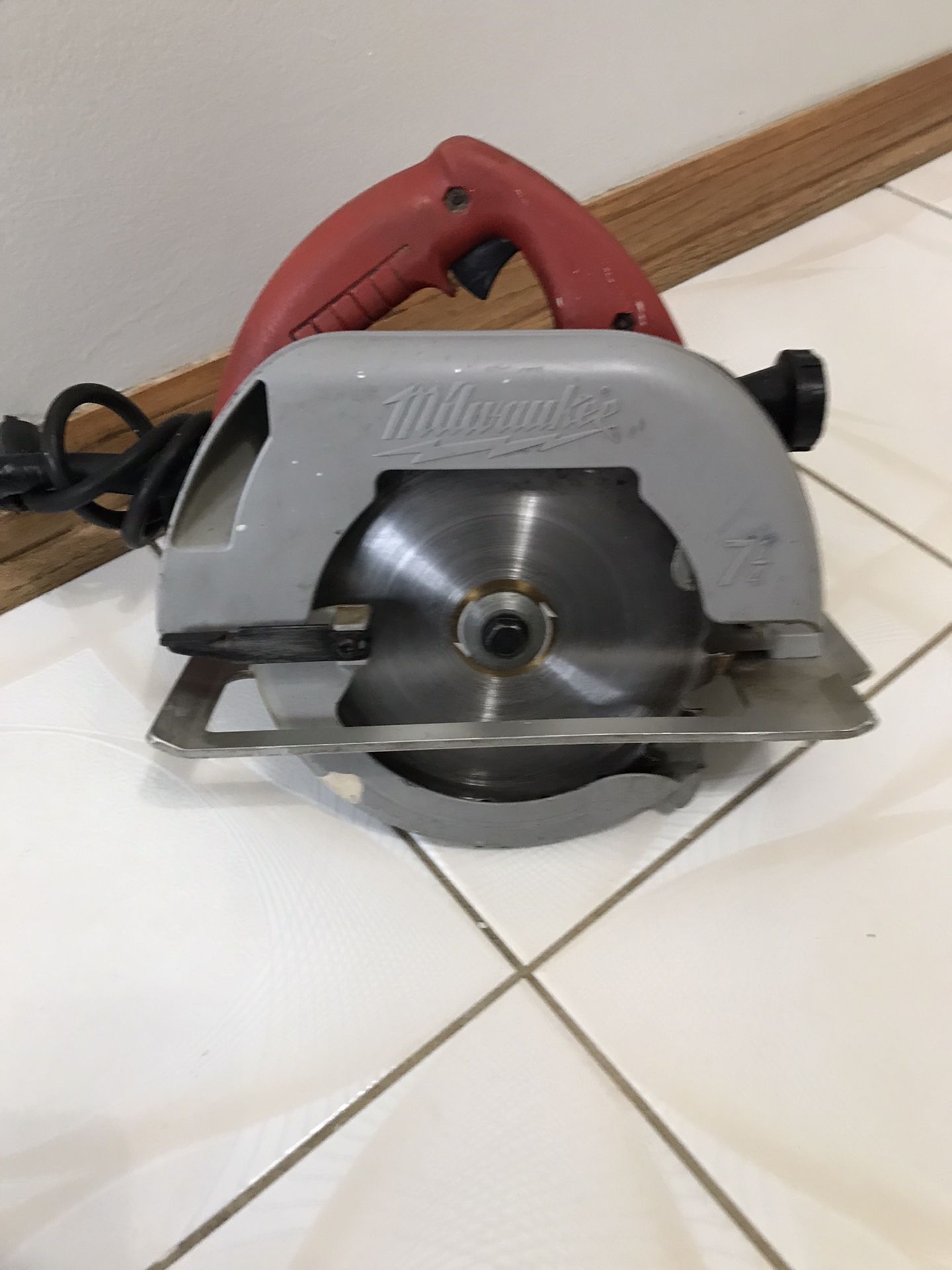 Heavy Duty 7-1/4 Circular Saw Milwaukee