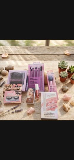 Lote nuevo de maquillaje