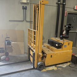 BIG JOE – WALK-BEHIND FORKLIFT
