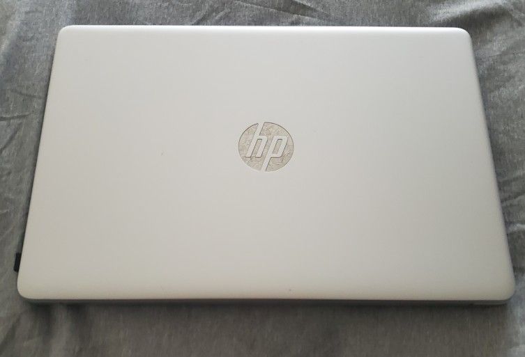 HP 15.6" Notebook, Intel i5, 8GB Memory, 256GB SSD, Windows 10