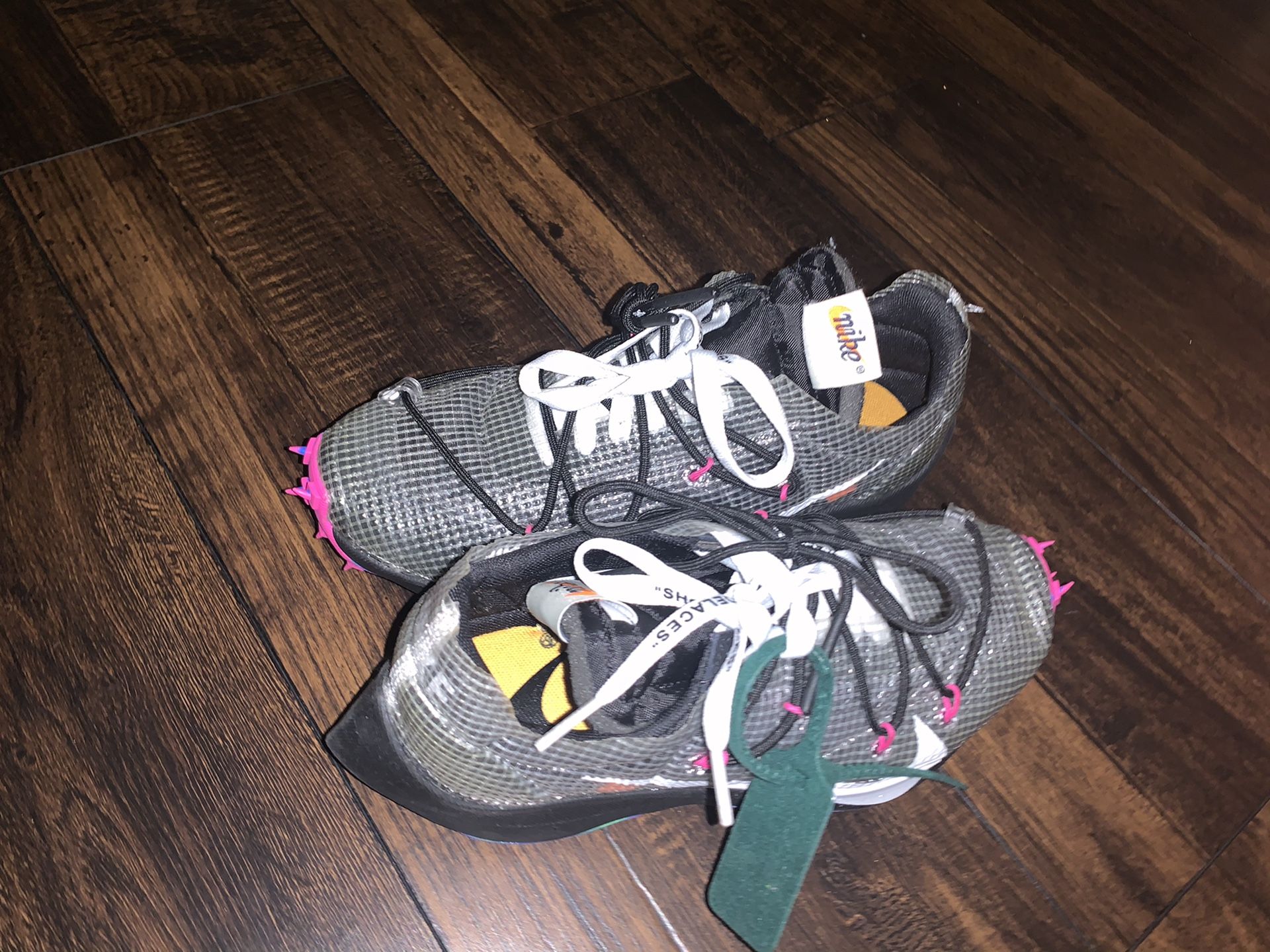 Offwhite women’s size 6