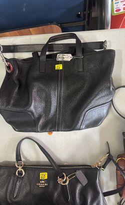 Black Coach Handbag With Straps