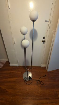 SIMRISHAMN
Floor lamp, chrome plated/opal glass