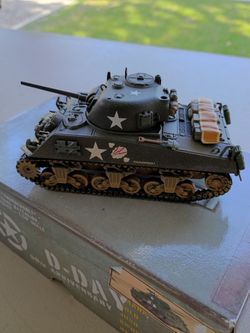 Corgi diecast ww2 Sherman tank 1/50 "thunderbolt"
