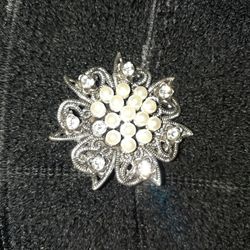 Vintage Style Broche