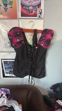 hot topic skelanimals top size small