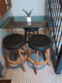 Bar Table With 3 Stools
