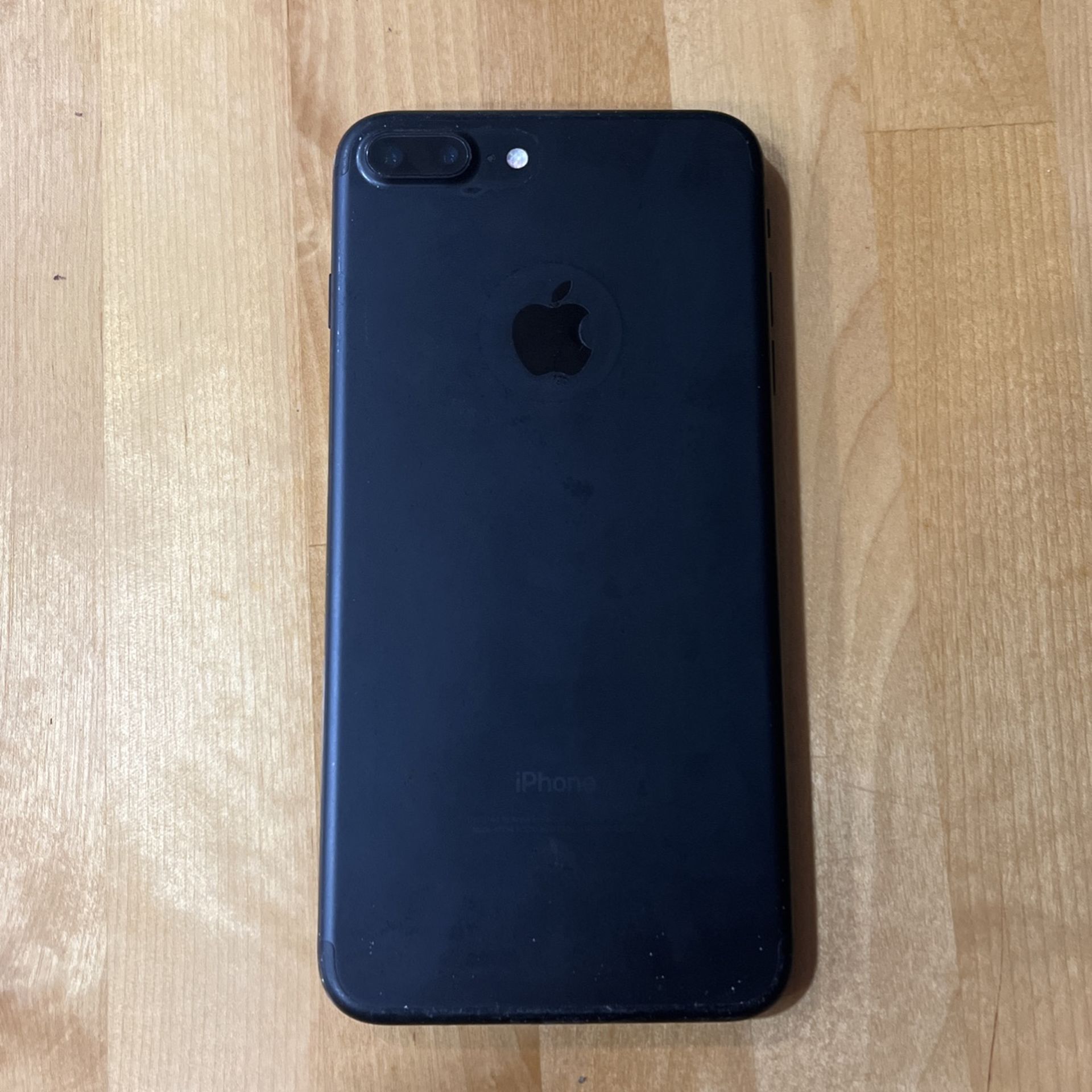 iPhone 7 Plus 128gb Top Screen Cracked