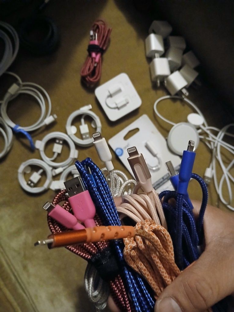 IPHONE /CHARGERS