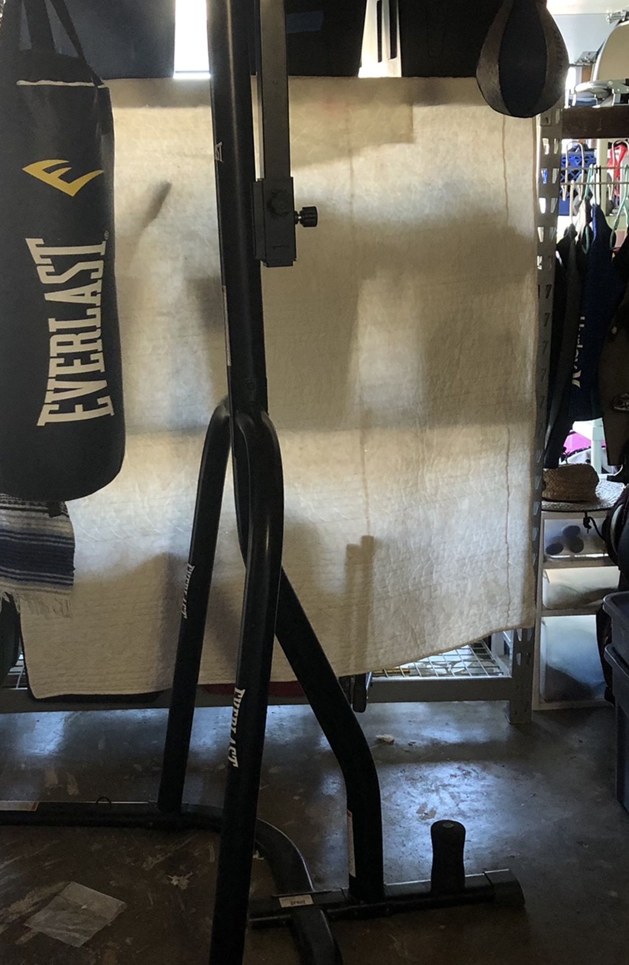 Everlast Stand Punching Bag With Speed Bag
