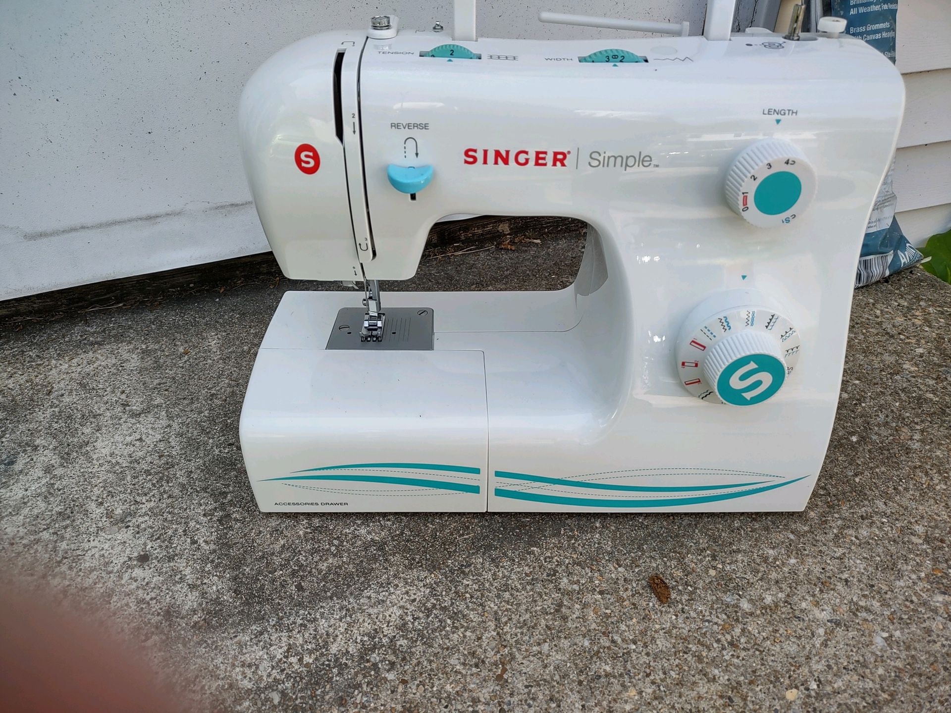 Singer Sewing Machine And Bag