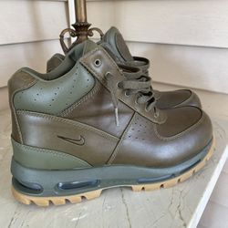 Nike ACG Boots Size 9.5 