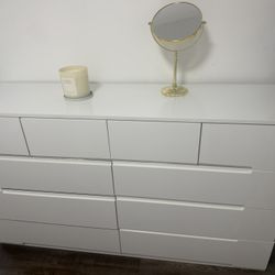 🇺🇸 Like New White 6-Drawer Dresser  🇪🇸 Cómoda Blanca de 6 Cajones – Como Nueva  🇧🇷 Cômoda Branca com 6 Gavetas – Como Nov