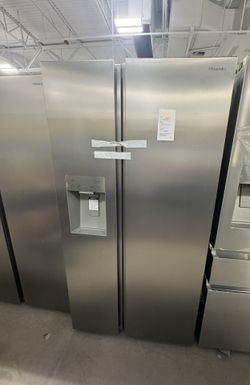 New 29.1-cu ft  Hisense Refrigerator with Ice Maker