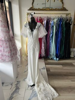 New With Tags Gorgeous Wedding Dress Size 8