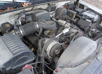 Chevy 350 L31 crate motor and 4L80e