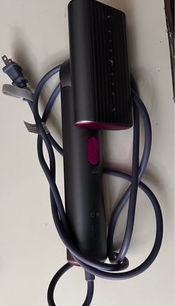 Handheld clothes steamer