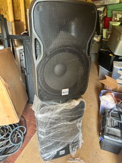 (Pair)Alto Professional TRUESONIC TS115A active speaker featuring two Mic/Line combo inputs.