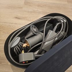 Dyson Airwrap Complete Set with Case