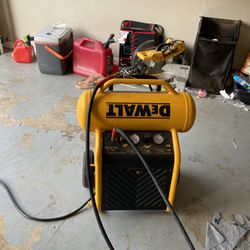 Dewalt Compressor 