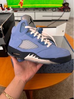 Air Jordan 5 UNC