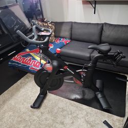 Peloton Bike LIKE NEW