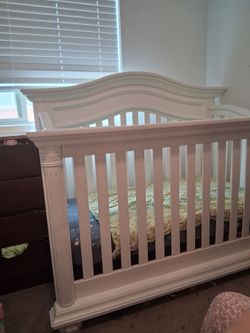 Solid crib