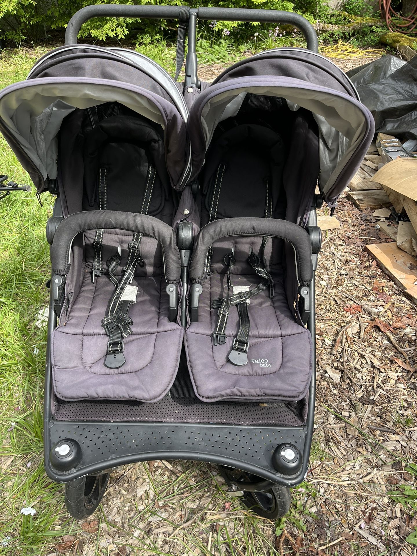 PENDING pick up --Valcobaby double stroller w/ broken right rear wheel pin
