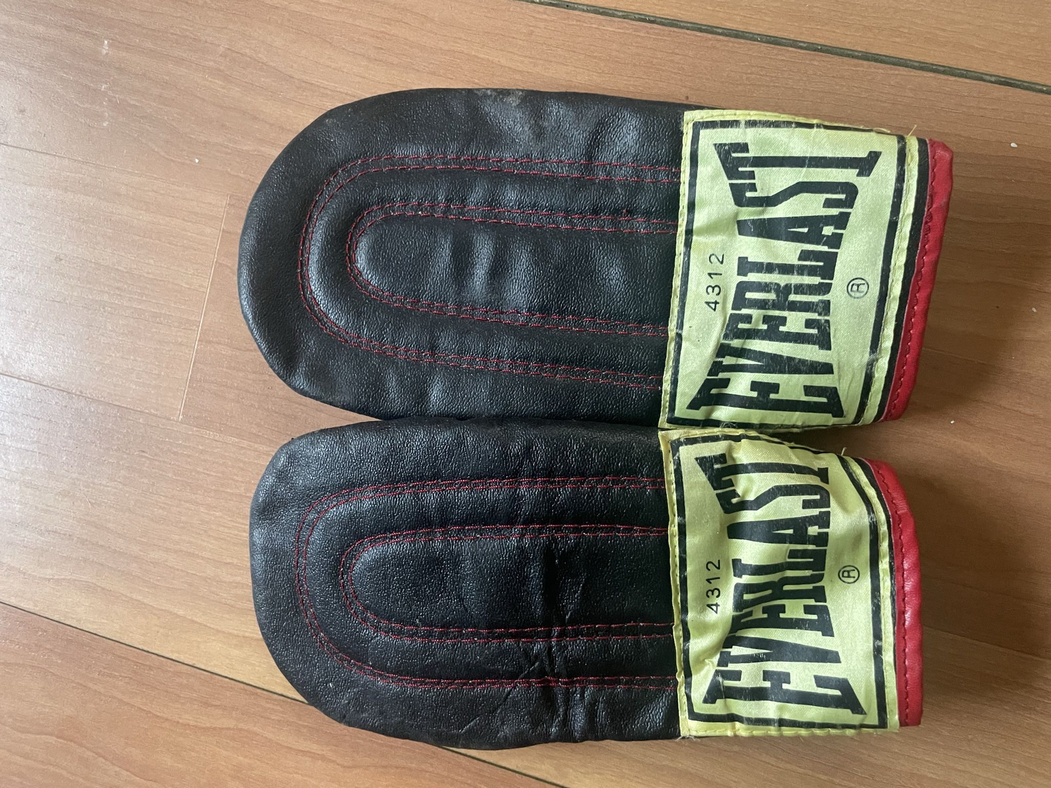 Everlast Heavy Bag Boxing Fighting MMA Training Gloves