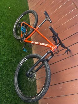 Trek Roscoe + Santa Cruz Chameleon Mountain Bike Package