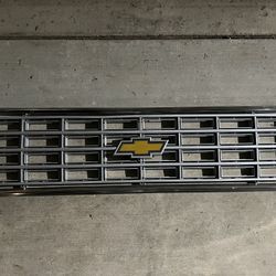 1(contact info removed) Chevy C10 Squarebody Grill