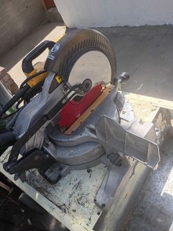 DEWALT ROTATING SAW